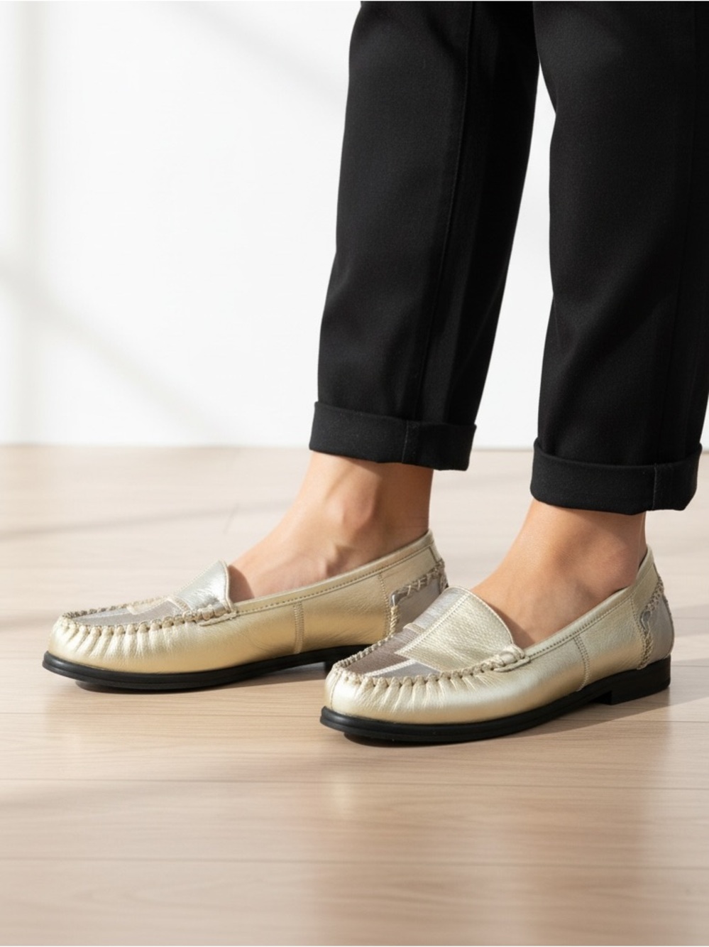 Vintage 90s Jones Wear Metallic Patchwork Leather Moccasin Loafers Size 7.5